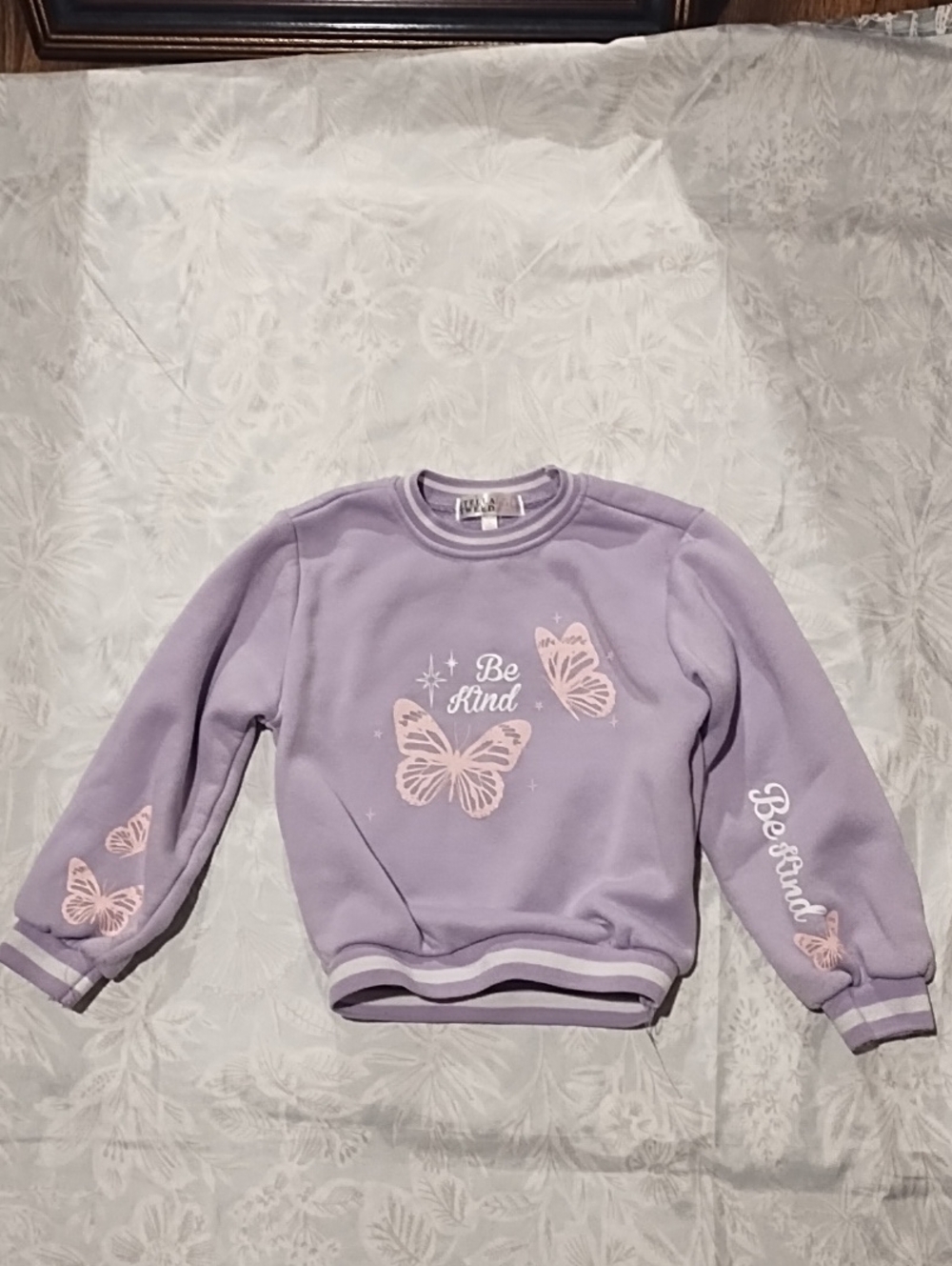 💥3/$5💥Stella Tweed Lavender 'Be Kind' Butterfly Sweatshirt VGC Size 4.